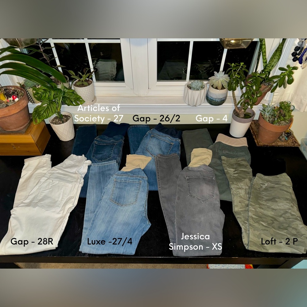 Maternity pants bundle - sizing will fit 27/28, 2/4, Small